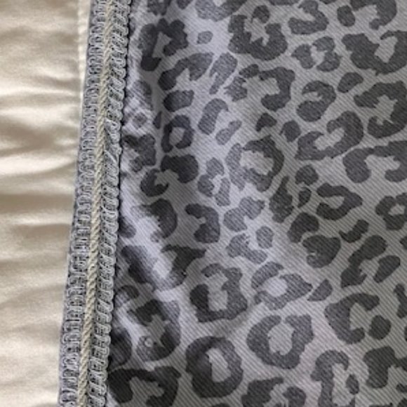 Italy Moda Leopard Print Jeans - Picture 4 of 11